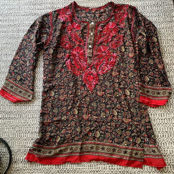 Indu embroided silk blouse. - Picture 2 of 9